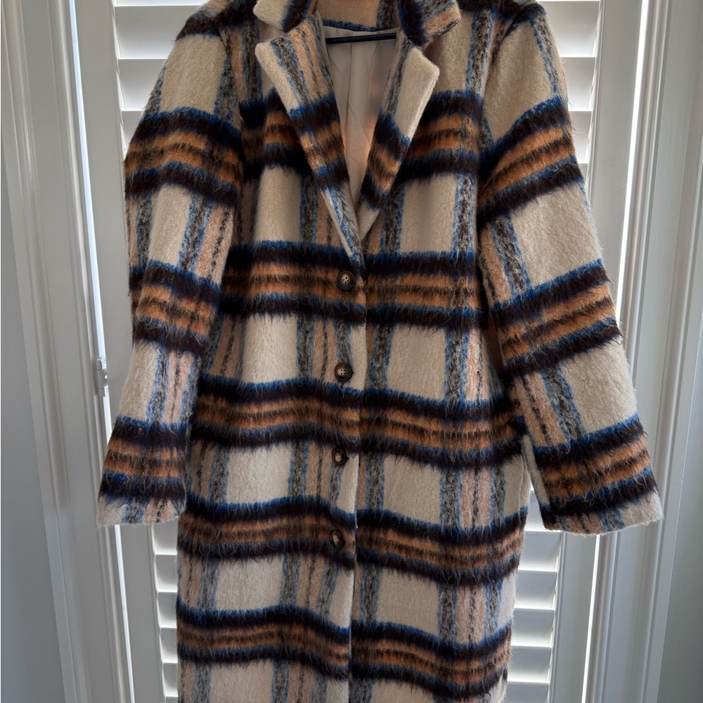 Cozy Plaid Teddy Jacket in Cream and Brown